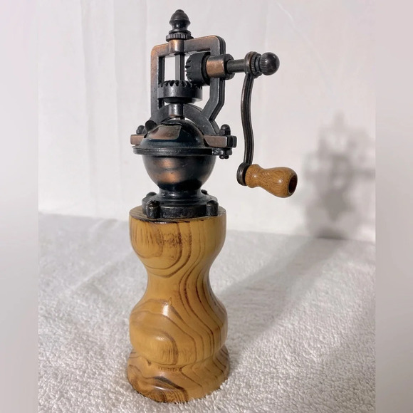 Handmade Antique Style Carved Wood Pepper Mill Pepper  Grinder - Picture 2 of 16